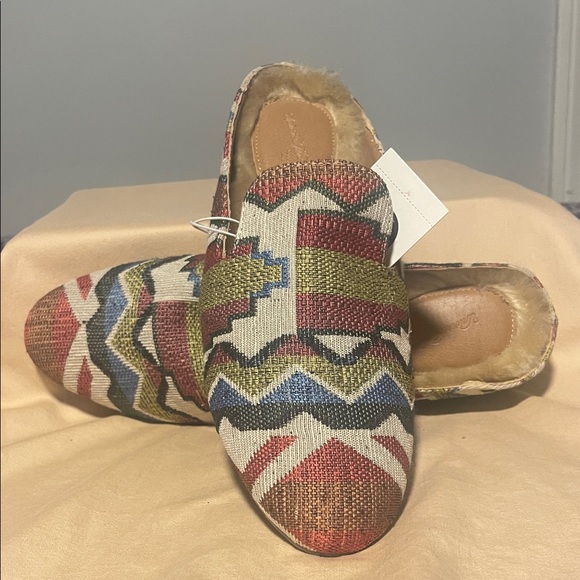 Universal Thread Multicolor Patterned Mules - Picture 3 of 4